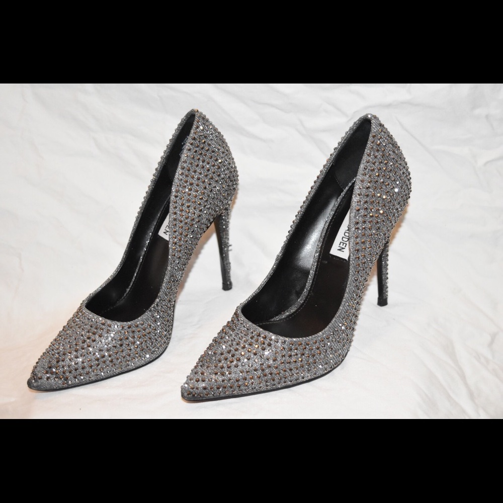 Steve Madden Daisie Pump — Pewter